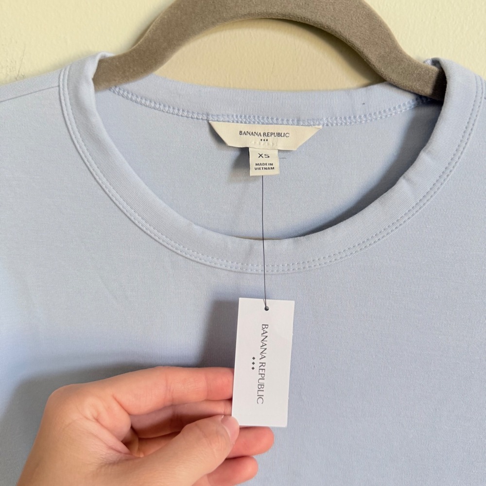 Banana Republic Women Light Blue Side Cinched Sleeveless Crew Neck Top XS NWT - Picture 4 of 4